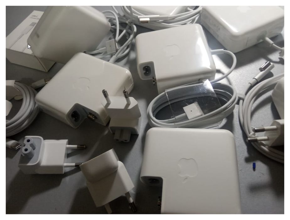 на все макбуки, зарядка, блок питания.