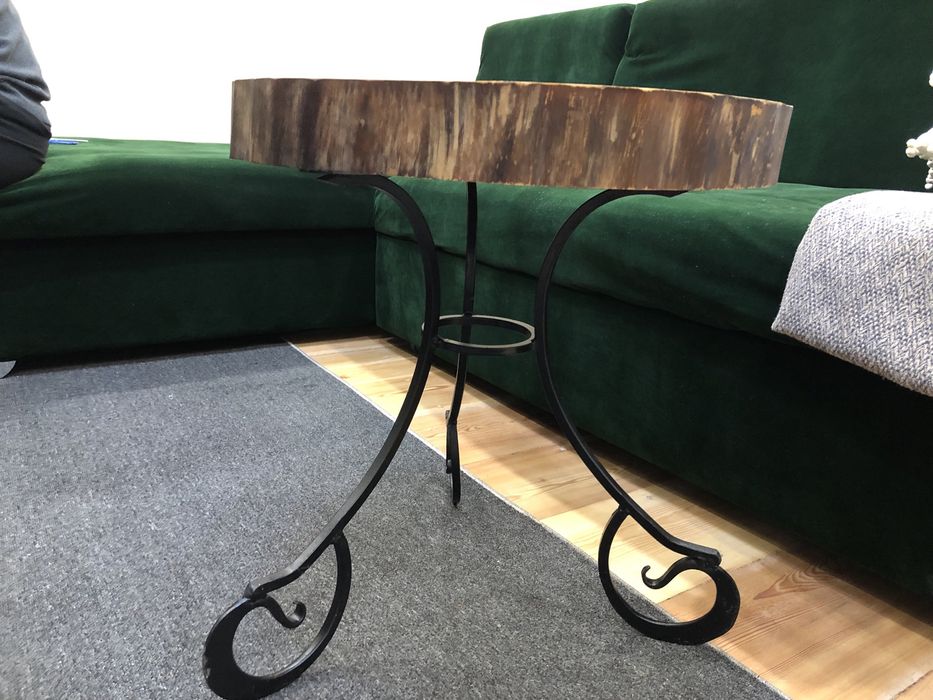 Журнальный столик из Ореха 100%