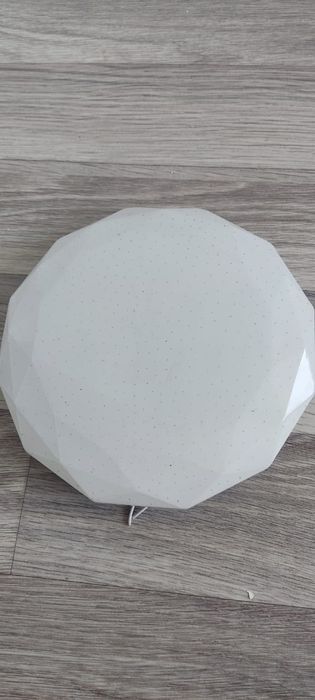 Продам светильник для ванной