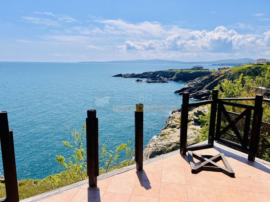 Продава се Къща в Созопол - 454 кв.м за 1461 €/кв.м - Снимка #1