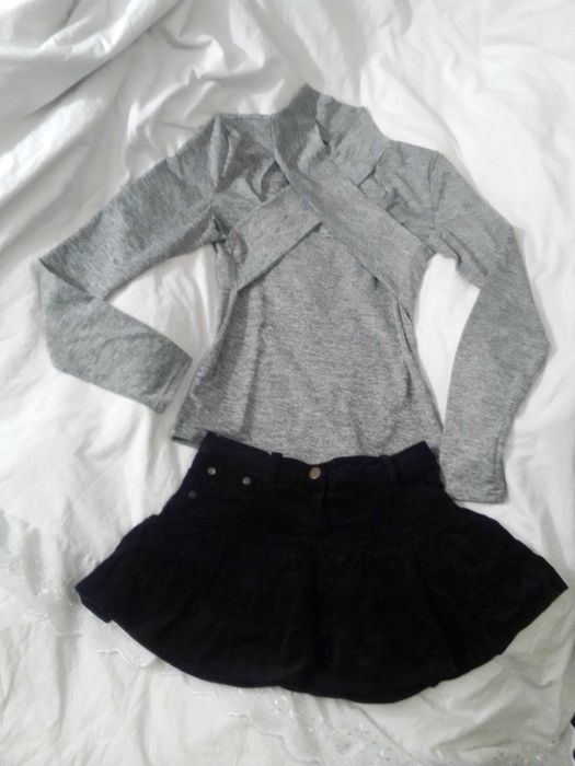 Интересни-маркова блуза, пола и луксозни чорапи с диамантено сърце