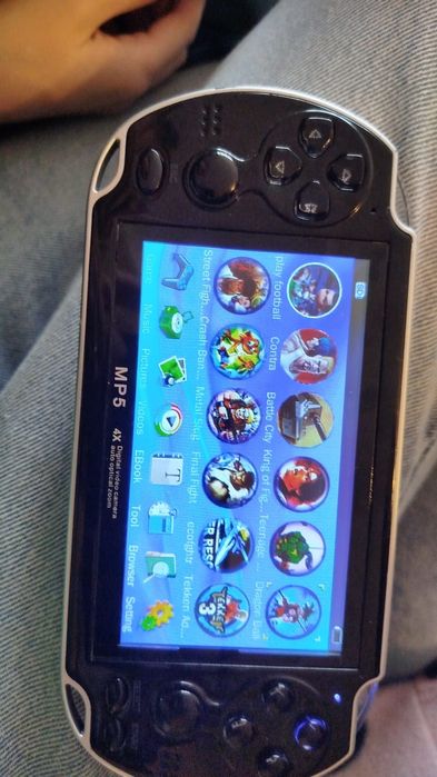 Consola portabila MP5