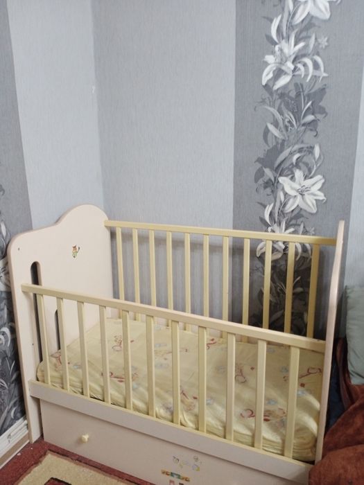 Продам детскую кроватку