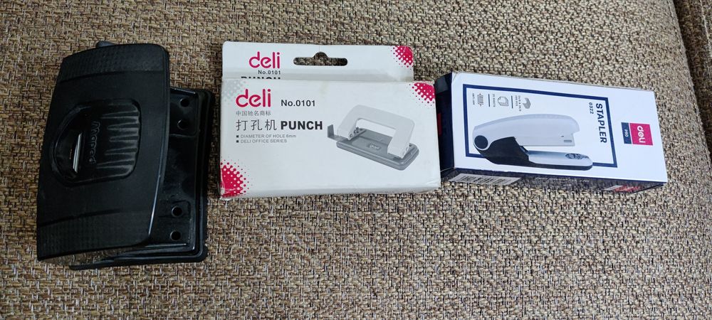 Продам дёшево дырокол и степлер