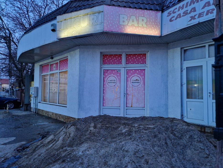 Spațiu comercial 90 mp de închiriat – trafic auto, parcare, utilități