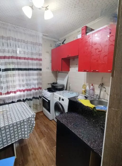 продам 1-ком. 35кв. 5мкр. 2-этаж