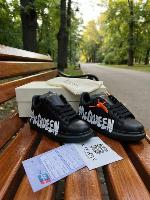 Adidasi Alexander Mcqueen Negru Graffiti