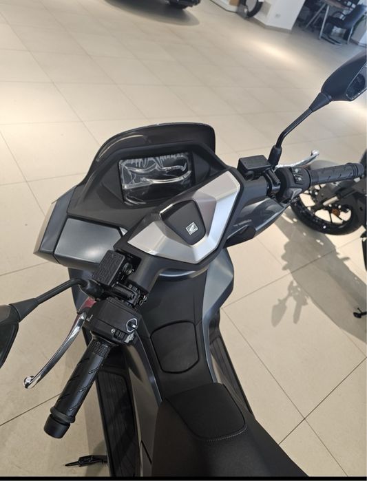 Scuter Honda Pcx 125 DX Nou 2026