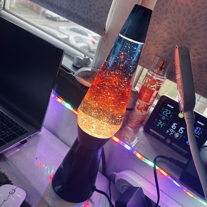 Lampa cu lava  iTotal