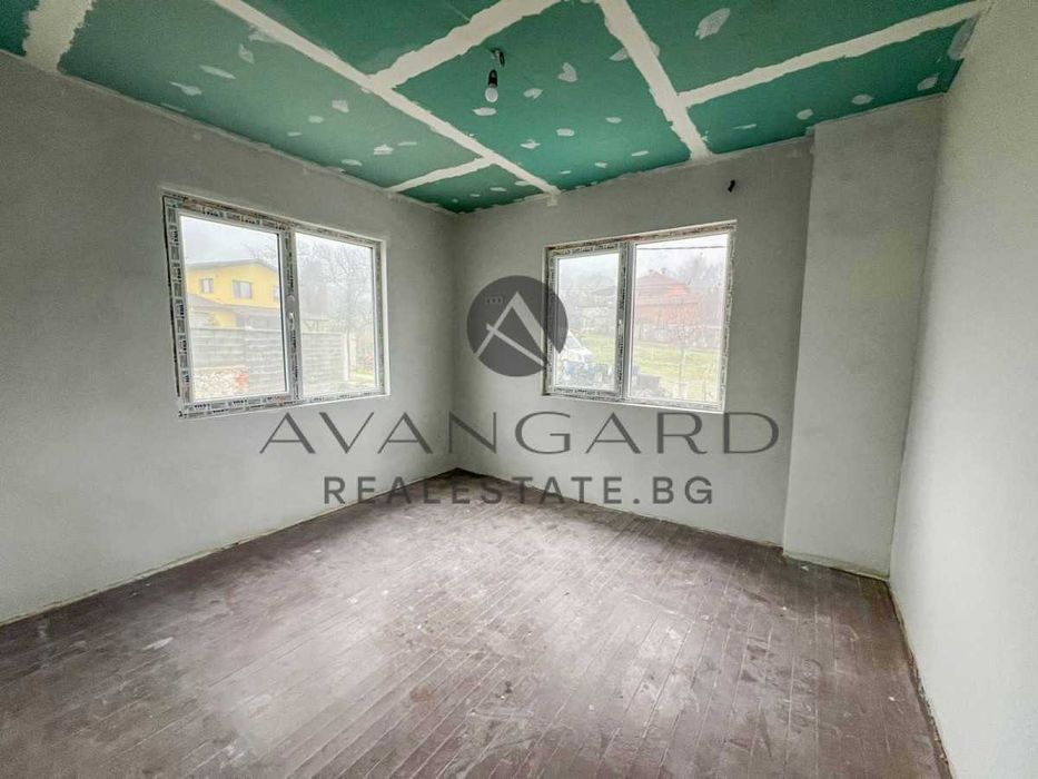 оф.25193 Двуетажна къща с. Брестовица