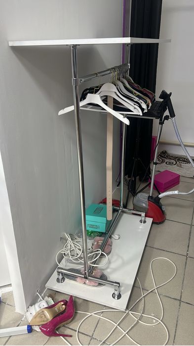 Тумбочки стойка продам срочно