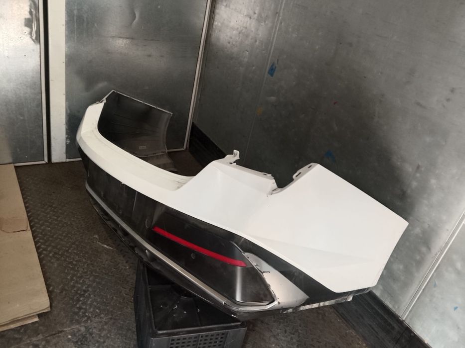 Задний бампер б/у оригинал