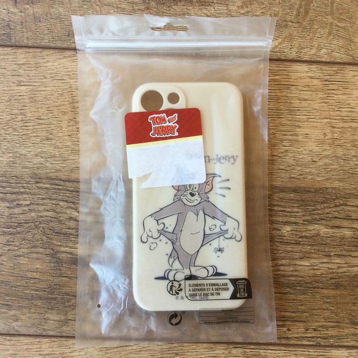 НОВ силиконов бежов калъф / кейс за IPHONE 13 на Tom and Jerry от САЩ