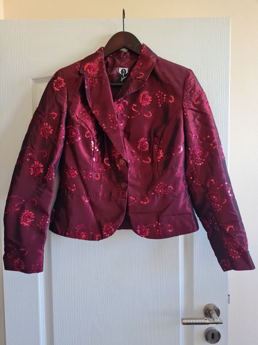 Уникални дамски костюми на модна къща НЕЛИ