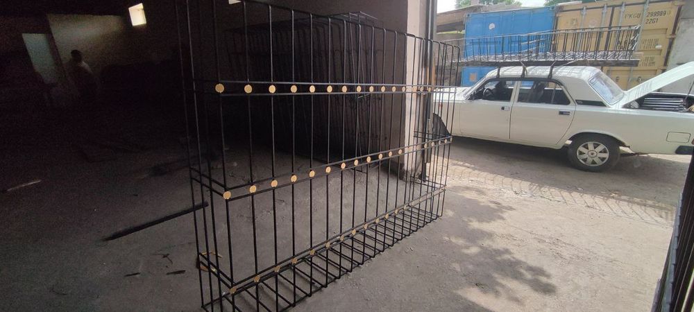 Reshotka naves perila darvoza spalni kozirok avtonaves