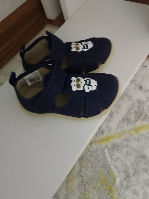 Детские сандали.
