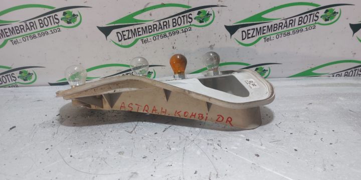 Soclu becuri lampa stop pe aripa dreapta Opel Astra H