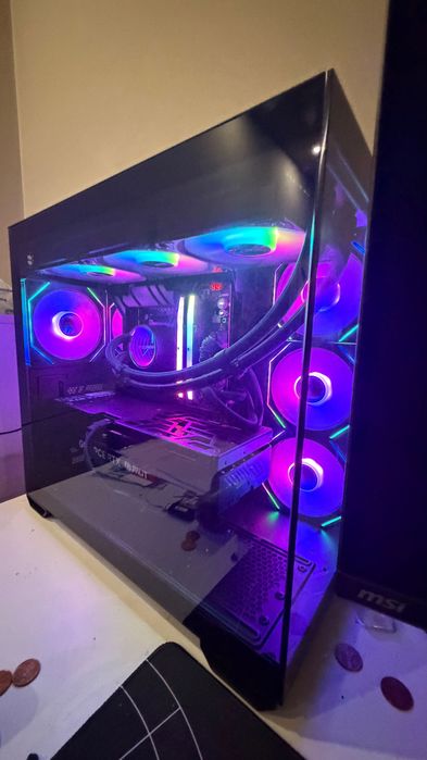 Продавам геймърски компютър – Ryzen 9 9900X3D / RTX 4070 Ti / DDR5