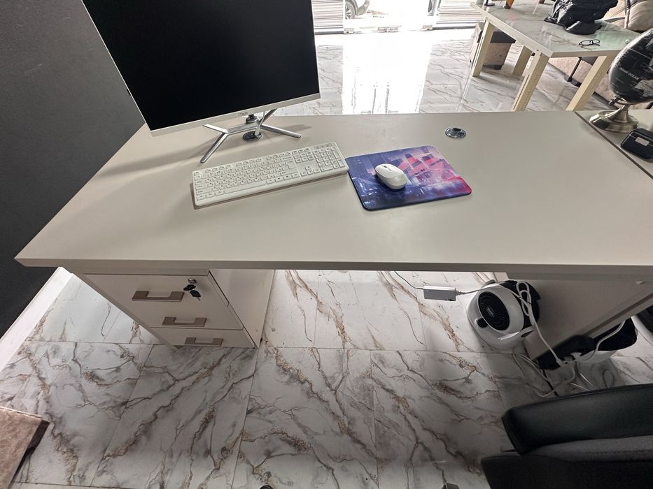 Ofis uchun sifatli mebel