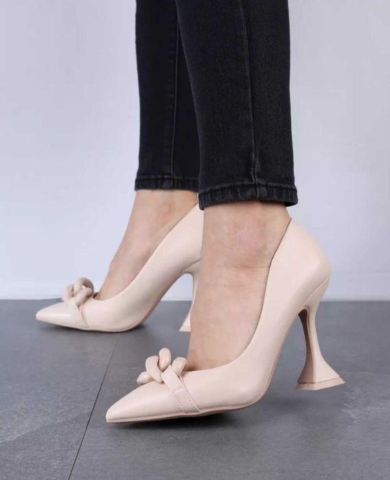 Туфли на каблуках