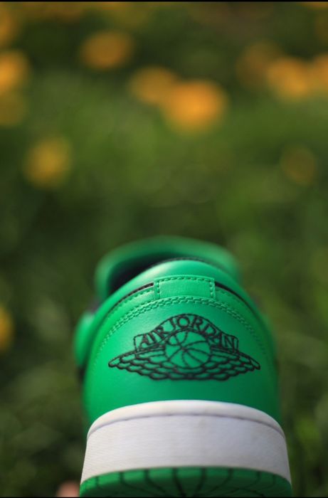 Jordan 1 low Black Lucky Green