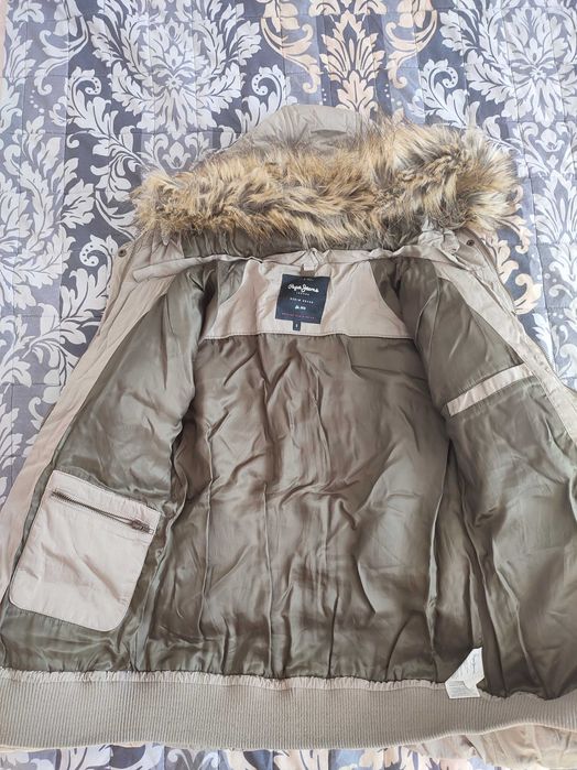 Зимно яке с качулка Pepe jeans