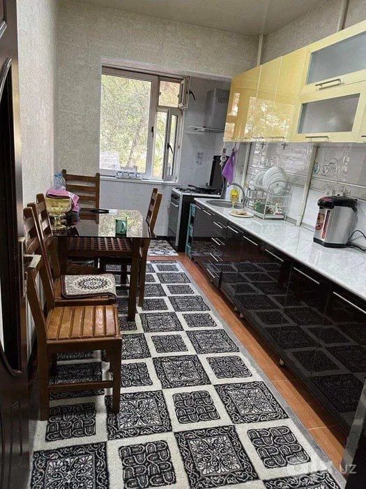 Продам 3 комнатную на чиланзаре