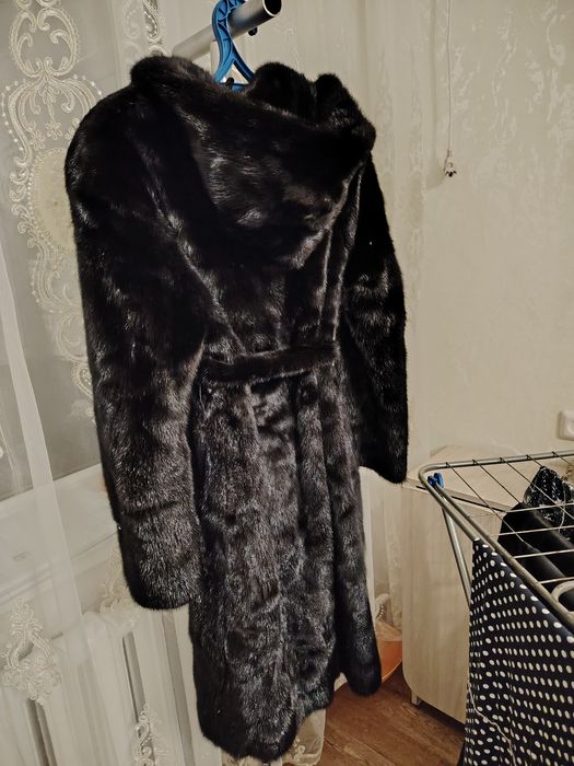 Продам норковую шубу