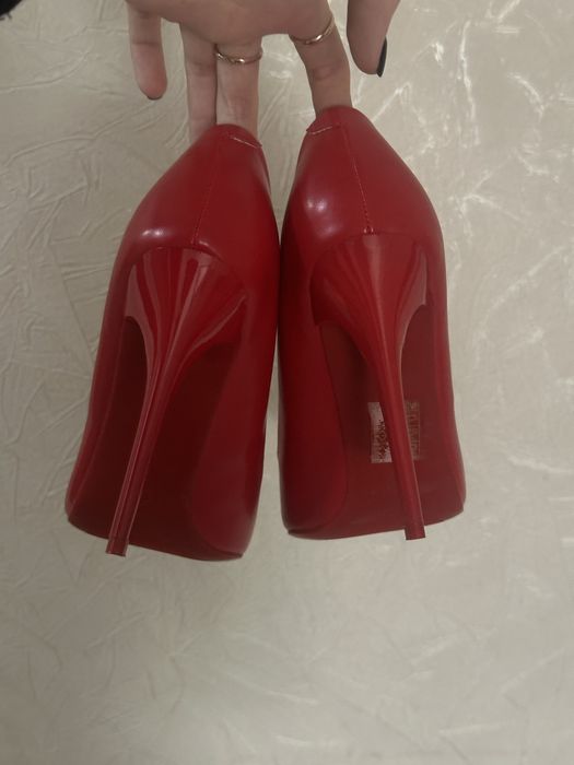 Туфли красные