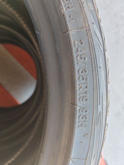 Зимни гуми Toyo 245/35/19