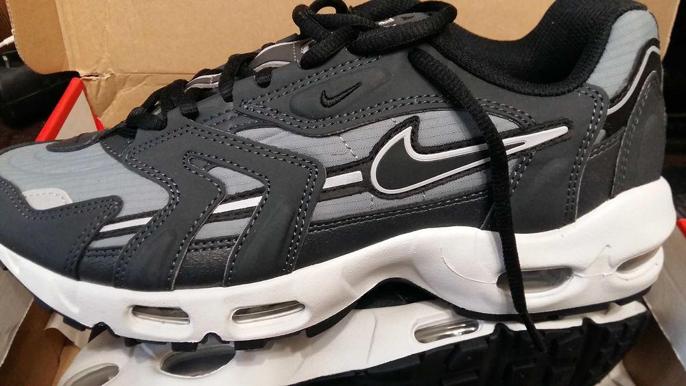 Продам кроссовки Nike Air Max 96