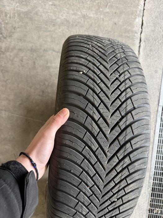 Всесезонни гуми  215/60 /16 ки 2 бр