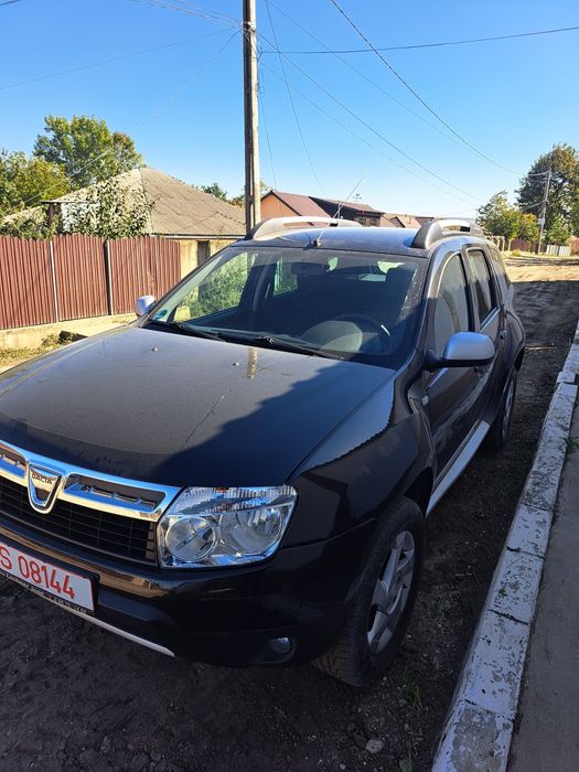 Vând Dacia Duster