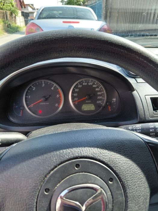 Vând mazda, nu este pentru pretențioși, doar cu transcriere!PREȚ LEI!