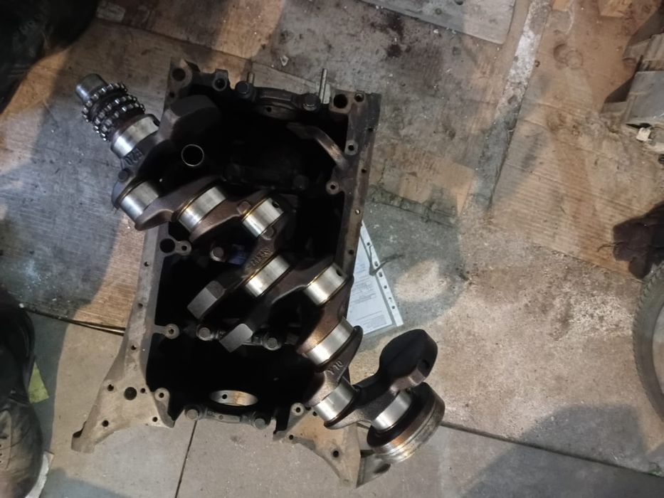 Коленвал на мерседес бенс вито