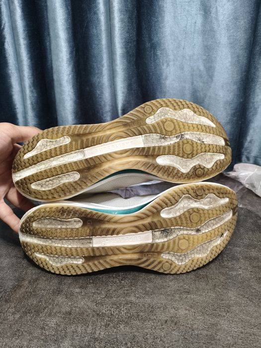 Продам оригинальные кроссовки Lining