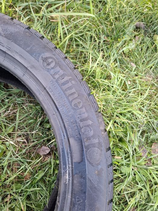 Vand 2 anvelope 275 45 21 continental de iarna bune