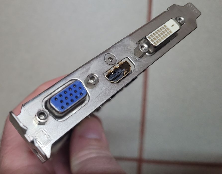 Placa video AMD Radeon 6450