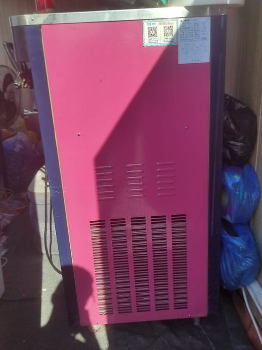 Фризер, мороженый аппарат