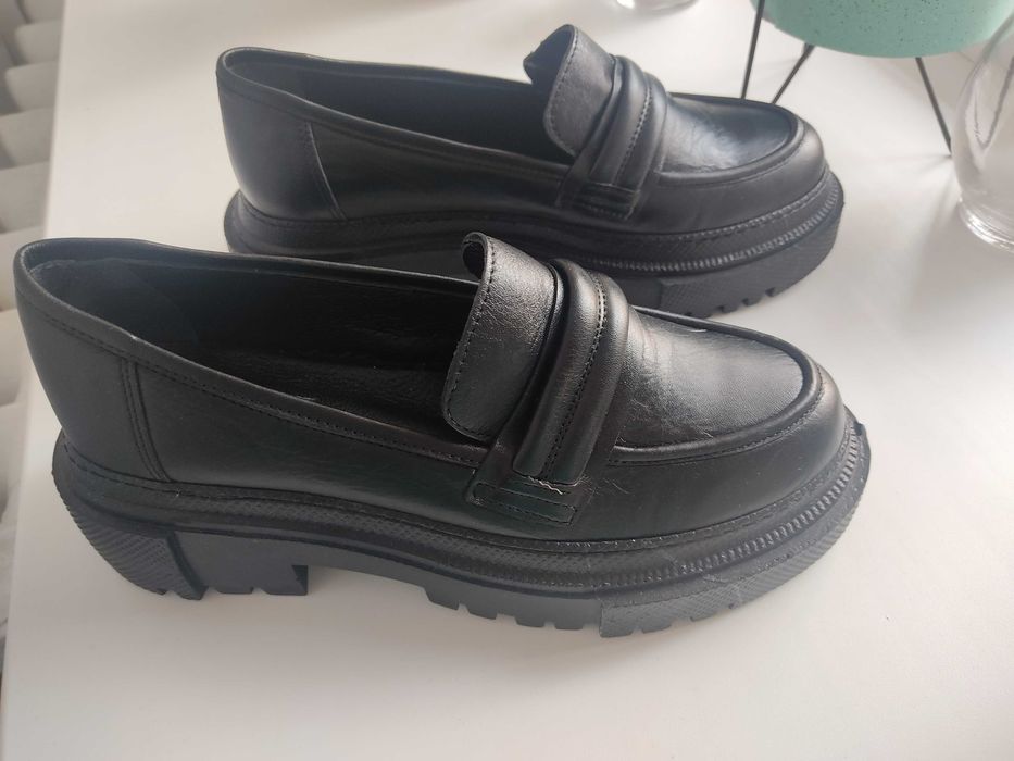 Кожаные лоферы 36,5 размер