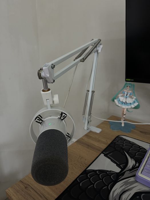 Продам микрофон Fifine K688 W белый