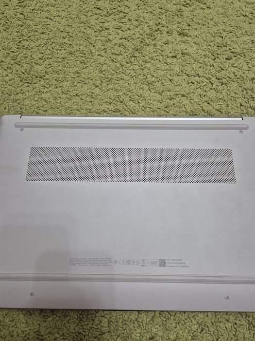 Ноутбук HP серебристый