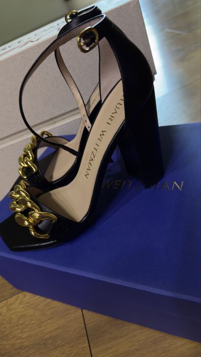 Босоножки Stuart Weitzman
