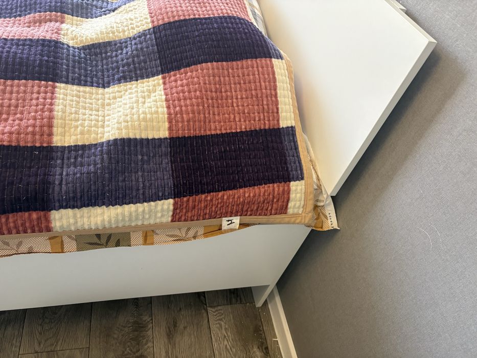 Продам кровать с ортопедическим матрасом