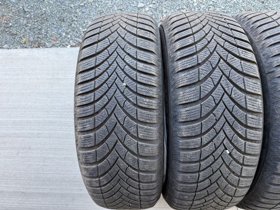 4бр. ОТЛИЧНИ Зимни Гуми С Борд 215/65R/16 **SEMPERIT** DOT:3224- 7.0мм.+6.2мм.