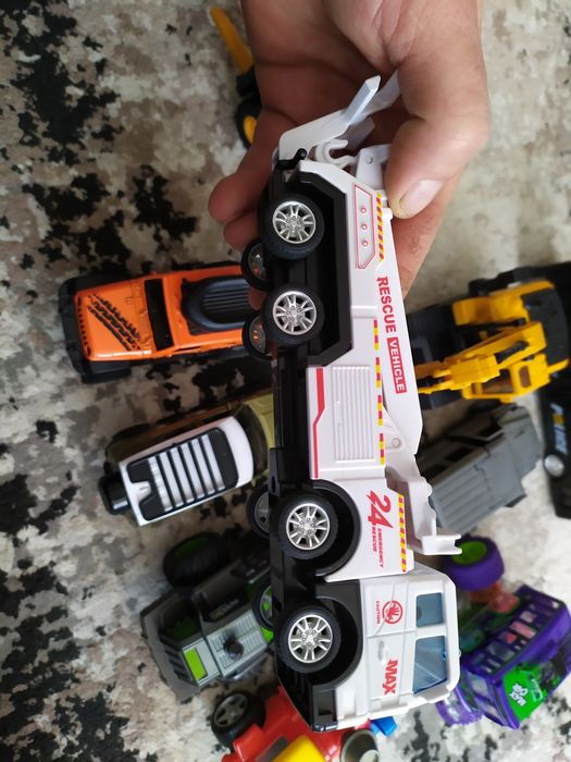 Лот играчки 10 броя