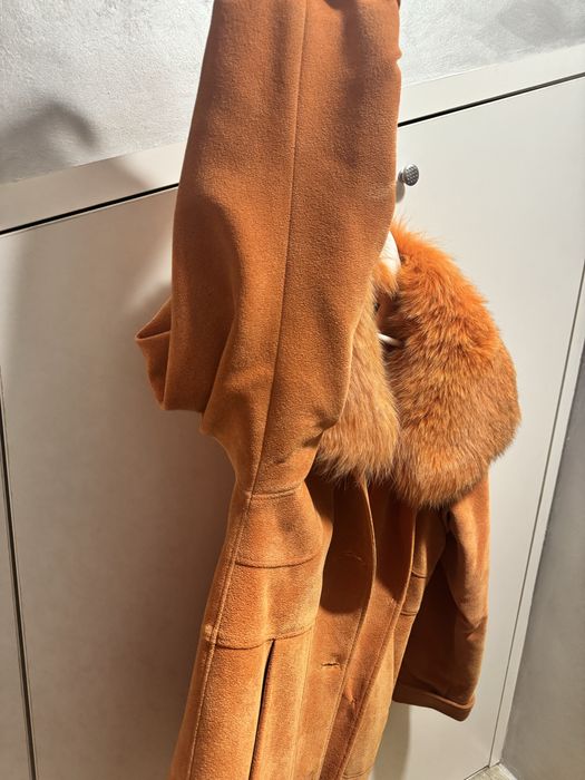 Haina matlasata cu guler blana