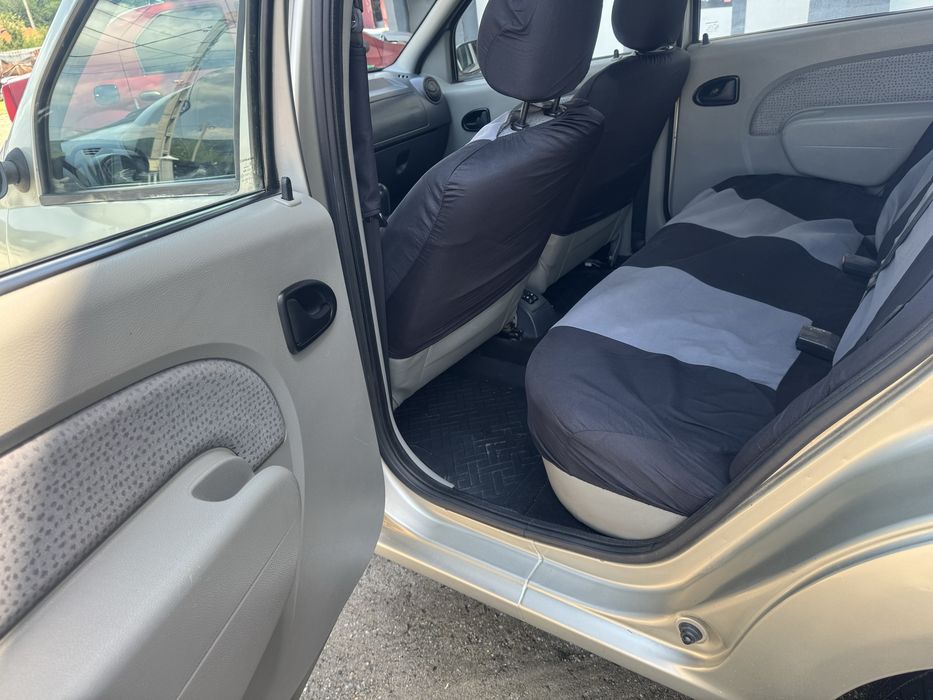 Vand  dacia logan 1.6 benzina