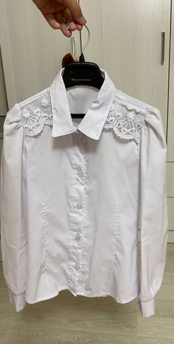 Школьные белые рубашки