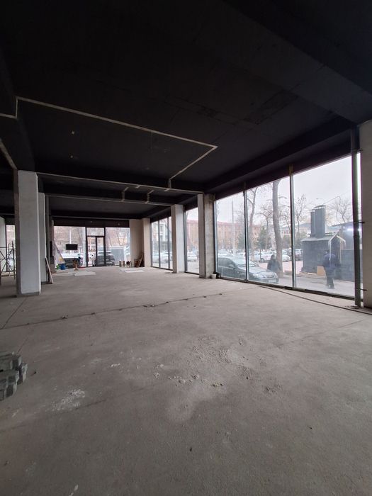 Сдаётся на одном этаже 2500м2 на 3м этаже(N120)